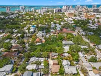 Jula Place-Walk downtown from old Florida glam!