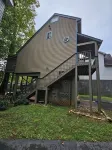 On the Hooch in HELEN Hot Tub Fireplace Dog Friendly Walk to all the fun!
