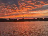 Live & Love Life on the Lake at Sunset Cottage!