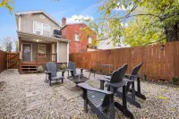 High Rye Home! Nulu | Bourbon District | King Beds Muhammad Ali Center附近的飯店