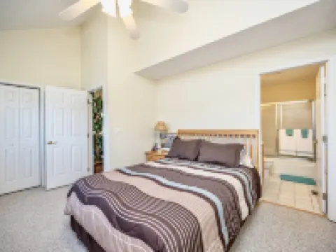 Best Location, lakefront, dockslip, family friendly, safe. 加勒特縣酒店