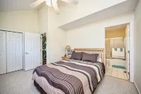 Best Location, lakefront, dockslip, family friendly, safe.