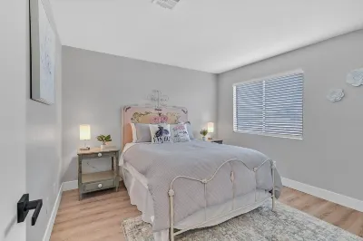 Henderson Townhome Approx. 15-20 min to the Las Vegas Strip Hotels near Joshan Filipino Oriental Market