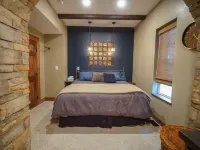 Cozy 3-Bedroom Grand Chalet in Delta, Colorado Hotels in Delta
