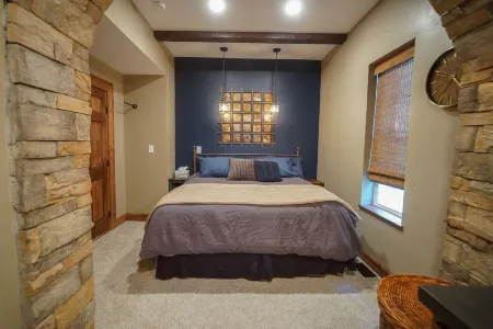 Cozy 3-Bedroom Grand Chalet in Delta, Colorado