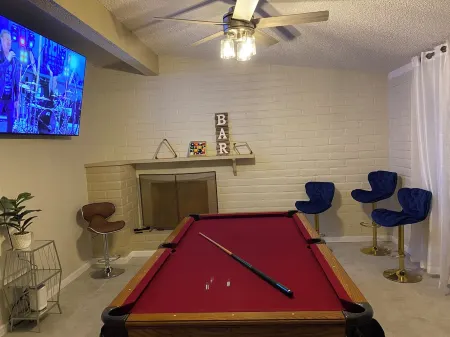 Charming 4-bedroom house with AC, WiFi, and  play areas in pleasant Tucson Отели рядом с достопримечательностью «Тохоно Чул | Гарденс, Галлерис, энд Бистро»