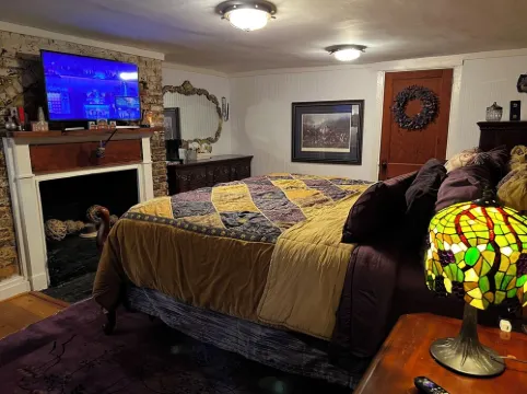 18th Cent. Charm in Historic Downtown Annapolis