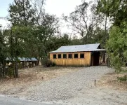 Newly remodeled ranch bunkhouse, just 35 min from Kings Canyon Hotels near The Church of Jesus Christ of Latter-day Saints