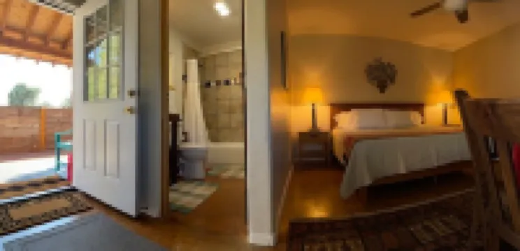 Tranquilo Guest Suite in the North Valley, close to I-40 and Old Town