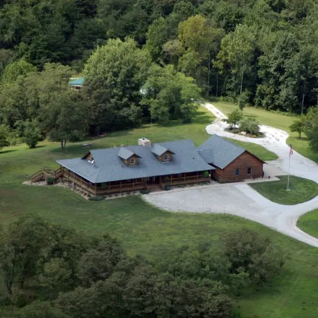 Hocking Hills Lodge - Maximum 16-Adults w/Children is 20-Guests