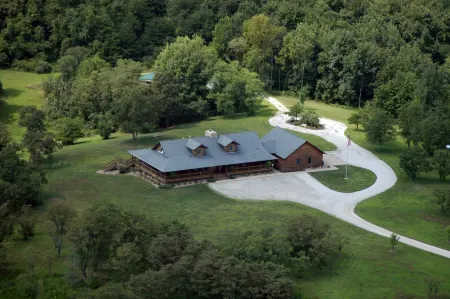 Hocking Hills Lodge - Maximum 16-Adults w/Children is 20-Guests