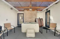 MIDCENTURY MANOR-Hot Tub & 5 Blocks to Town Center