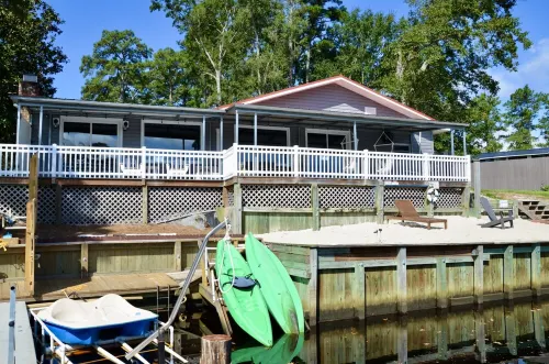 The Grey Goose (Waterfront) Historic New Bern - Private Beach - BRING YOUR BOAT!