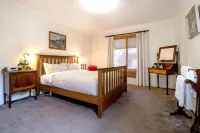 Central - Unique - Great history - Spacious -WI-FI