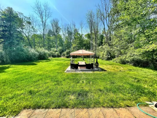 Hidden High Falls 4BR Oasis on 3 acres by trail!