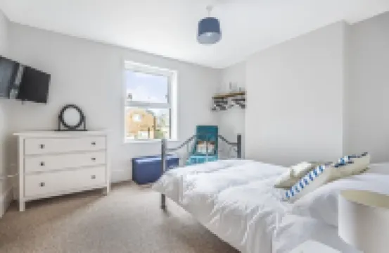 Sea Breeze-Cliff Terrace -Hunstanton. 3 Bedroom Apartment -Sea View