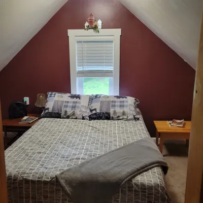 Cozy 1-bedroom loft apartment in lovely Duxbury