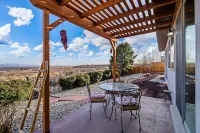 Relaxing, comfortable home for entertaining or enjoying the view
