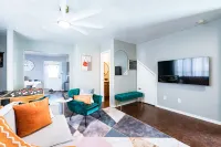 55% Monthly special price W 4rooms W 3 fullbath W walk to College