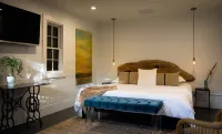 Chic Apartment-Style Suite, Steps From Main, Luxury Finishings, Outdoor Shower