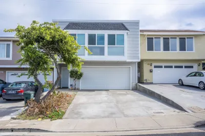 Modern Chic House Near SF, SFO!