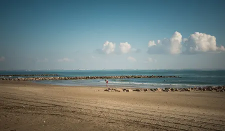 Superb new apartment "feet in the water" exceptional view on the beach Отели в г. Могио