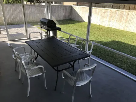 Renovated 4 Bedroom East Boca House, Walk to Everything!