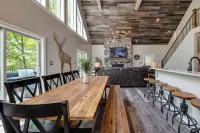 6Br ¦ 5 King Beds ¦ Bunk Room with 2 Bunks ¦ 8 Bathrooms ¦ Platinum Pool Pass!