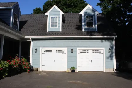 Welcome to the Cape! Cute, quiet and clean apartment ready for your stay.