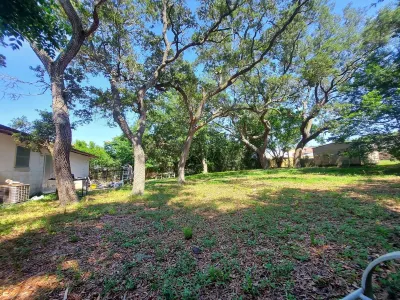 Great location,  5 min to a beach, close to Destin!