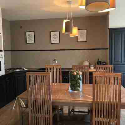 Charmante Maison de Village Avec Jardin Dining/Meeting Rooms