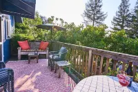 Studio cottage retreat in a vineyard setting