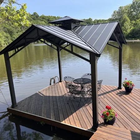 Hilltop Lakefront Historical Home w/ SPECTACULAR VIEW 40 min from Washington DC!