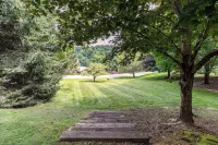 Family-Friendly, Pet-Friendly, Hot Tub, Pool Table, Fast Wifi, and Fireplace