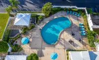 Hilton Tampa Airport Westshore - Rooftop Pools
