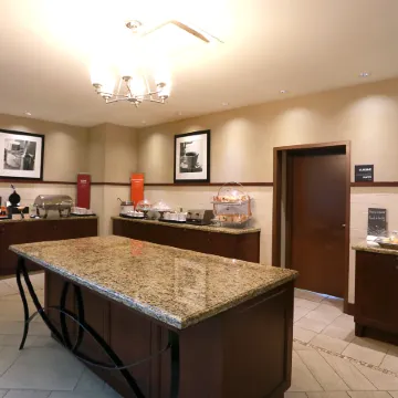 Hampton Inn & Suites by Hilton Laval