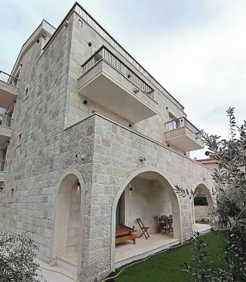 Villa Lustro