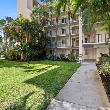 Jupiter Beach Condo Retreat