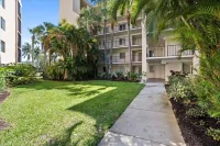 Jupiter Beach Condo Retreat