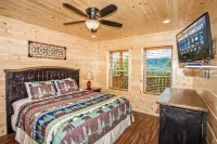 5 Miles to Gatlinburg! Indoor Heated Pool/ Theater Room/ Hot tub/ Amazing Views!