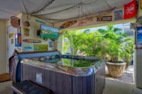 Iykyk Wtf! Elevator~Tiki Bar~Boat Slip on Site! Moon Deck/Pool~Gulf Front Baby!!