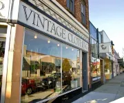 VMFA • Carytown • Keyless • Coffee & Treats    • Queen Bedrooms •  Generous Deck Hotels near University of Richmond