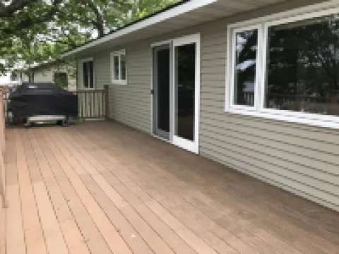 Sandy Beach, Level Lot, 4Br 2BA, 110' Shore, 2-Miles to Alexandria-License #1802 Hotels in La Grand Township