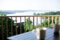 NO STAIRS!  AMAZING LAKE VIEW!  Just two miles from Silver Dollar City!