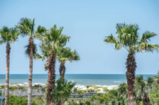 Direct Ocean View! 2 bed/2 bath beach retreat
