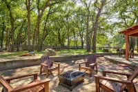 Spacious Log Cabin For Your Entire family!
