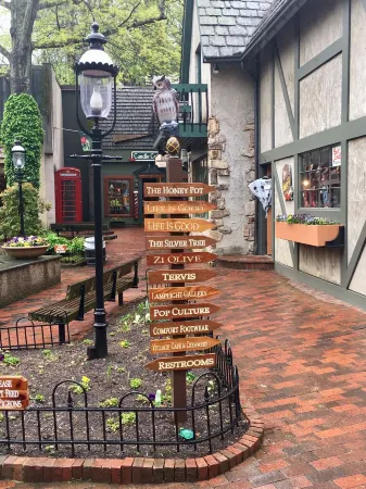 Christmas Special: "Stay 7 Nights, Get 1 Night FREE" - 500.00 /Savings. Отели в г. Севи