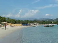 T2 apartment- BIG STANDING -clim- pool-beach 800m