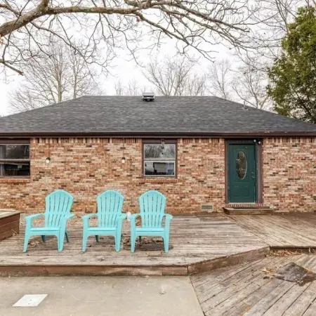 Fantastic Brickhouse sleep 12 plus, near MSU, Bass pro, Springfield downtown!