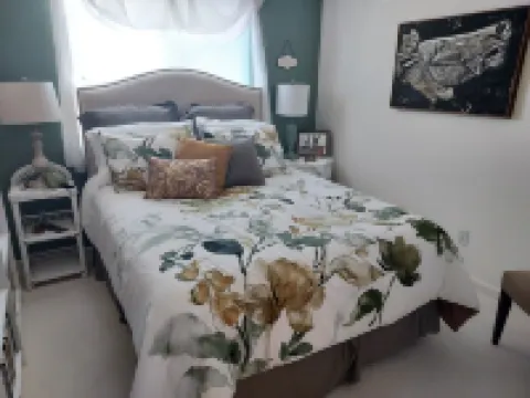 Wine country suburban retreat—minutes to town, wineries, and the coast!